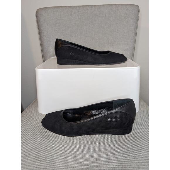 Bruno Magli Black Peep Toe Suede Low Wedge Heels - Picture 3 of 6